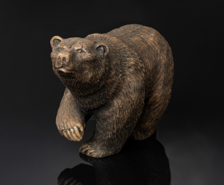 Скульптура «Медведь». Кальцит, упаковка: деревянный ящик